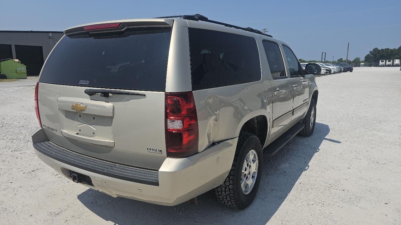 Chevrolet Suburban  2012