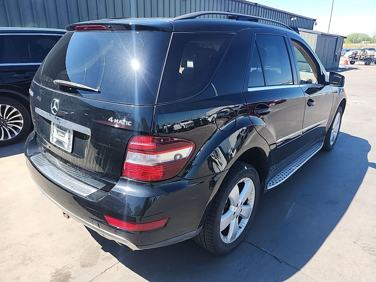 Mercedes-Benz ML350  2011