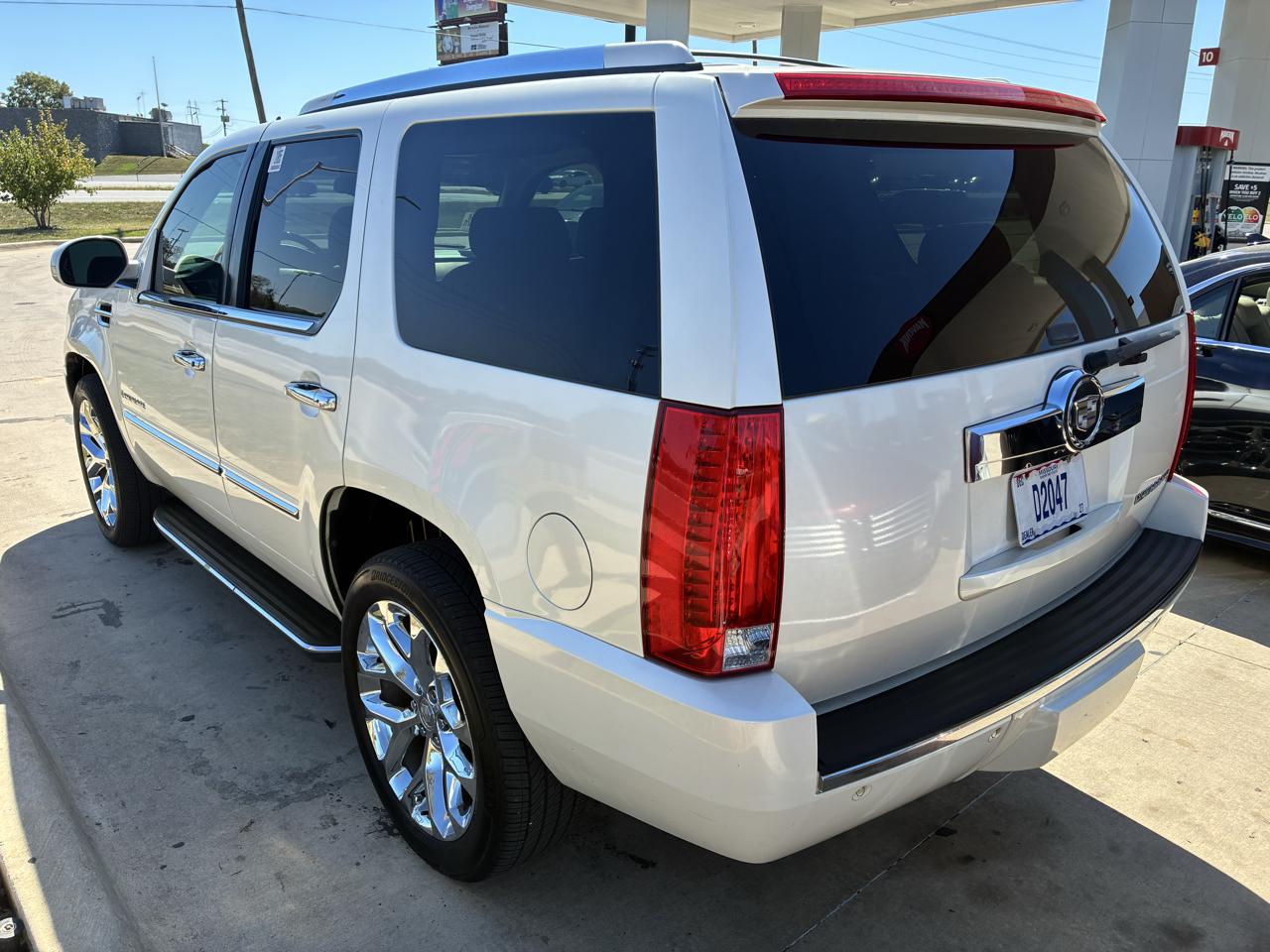 Cadillac Escalade AWD 4dr Premium 2008