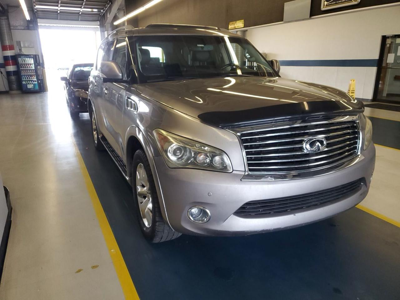 Infiniti QX56  2011
