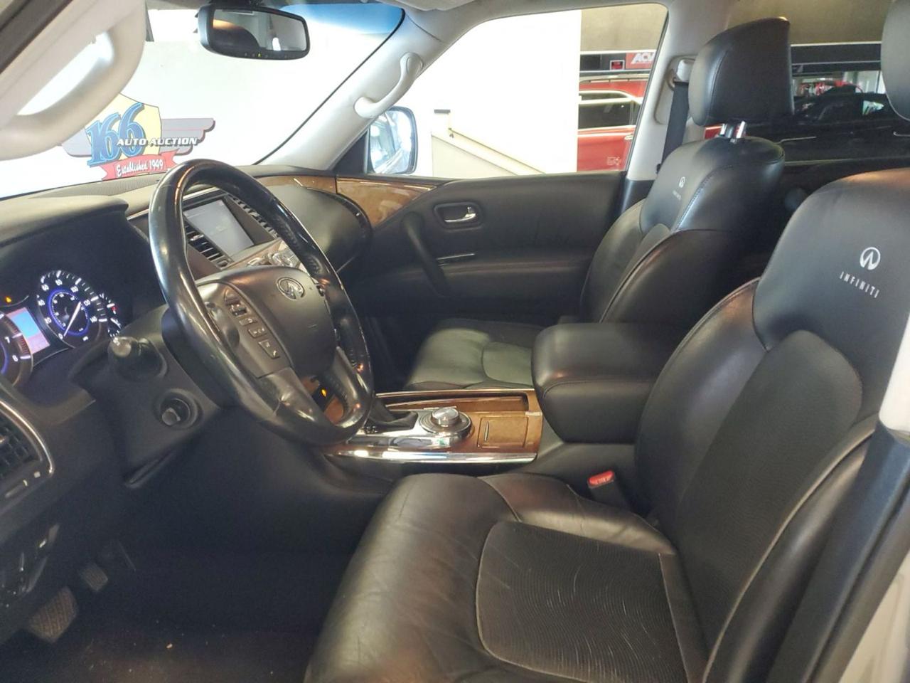 Infiniti QX56  2011
