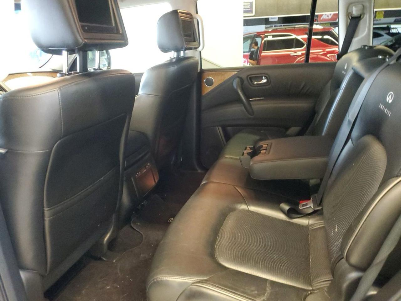 Infiniti QX56  2011