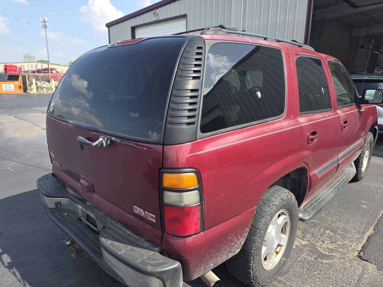GMC Yukon SLT 4WD 2005