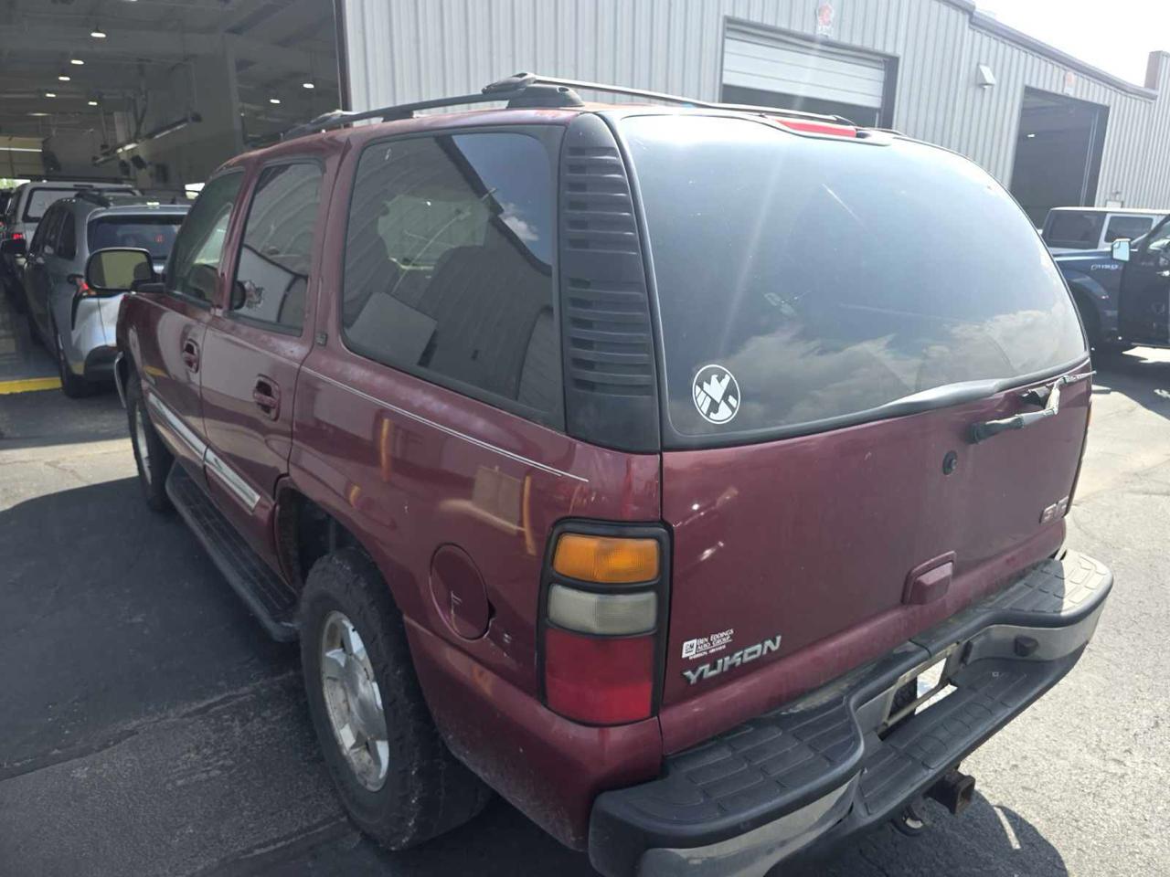 GMC Yukon SLT 4WD 2005