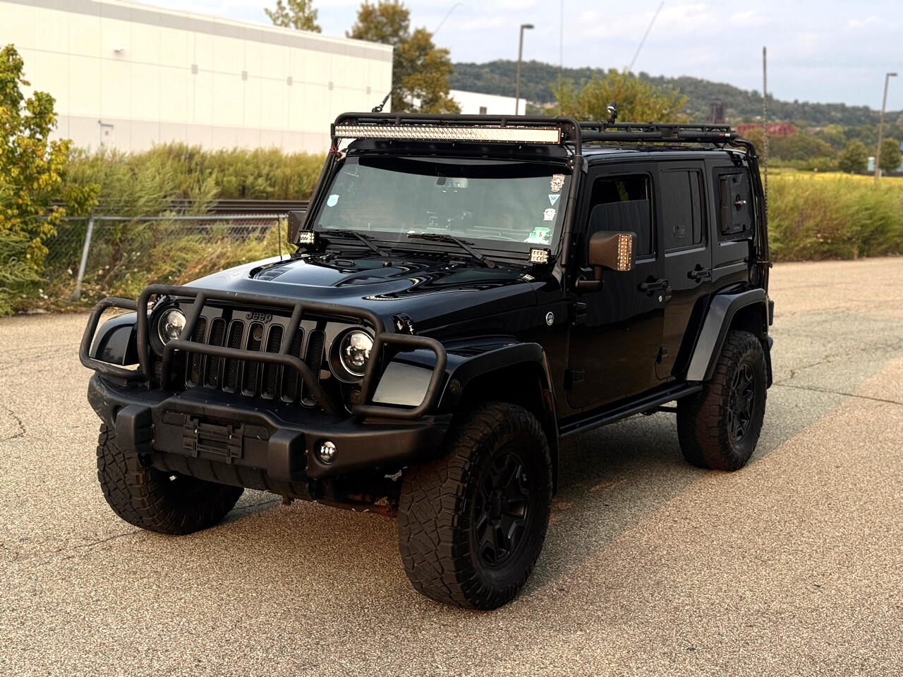 2016 Jeep Wrangler Unlimited Sahara photo 2