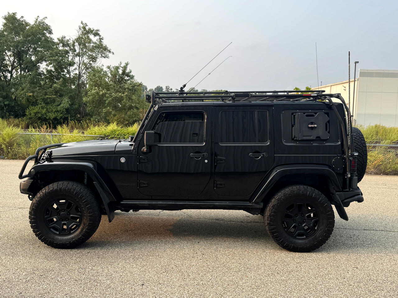 2016 Jeep Wrangler Unlimited Sahara photo 3