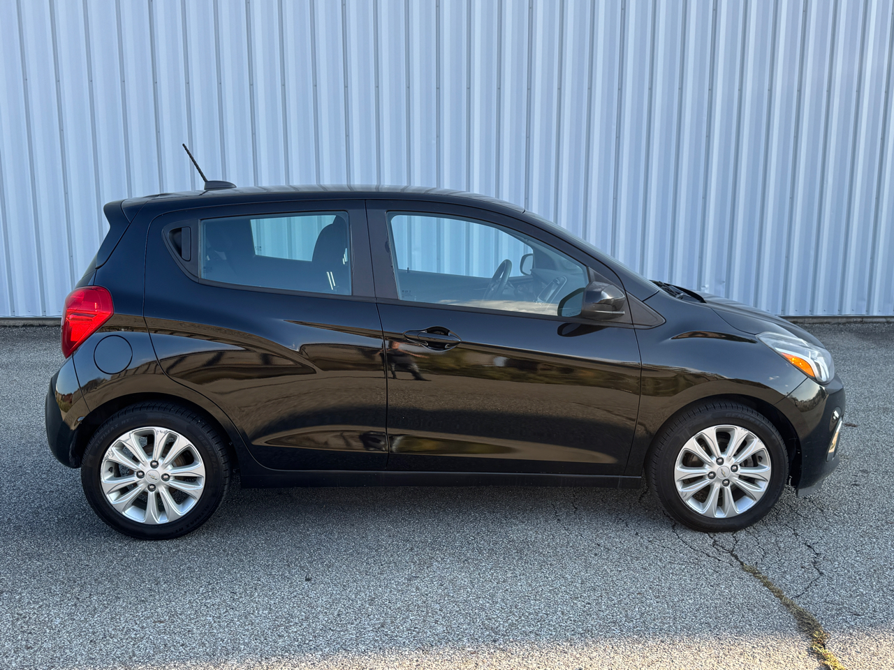 2017 Chevrolet Spark 1LT LT photo 3