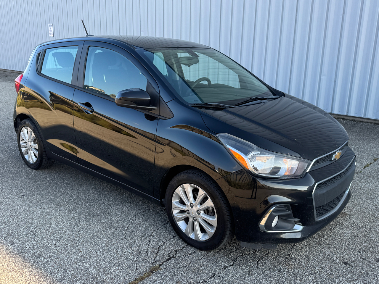 2017 Chevrolet Spark 1LT LT photo 4