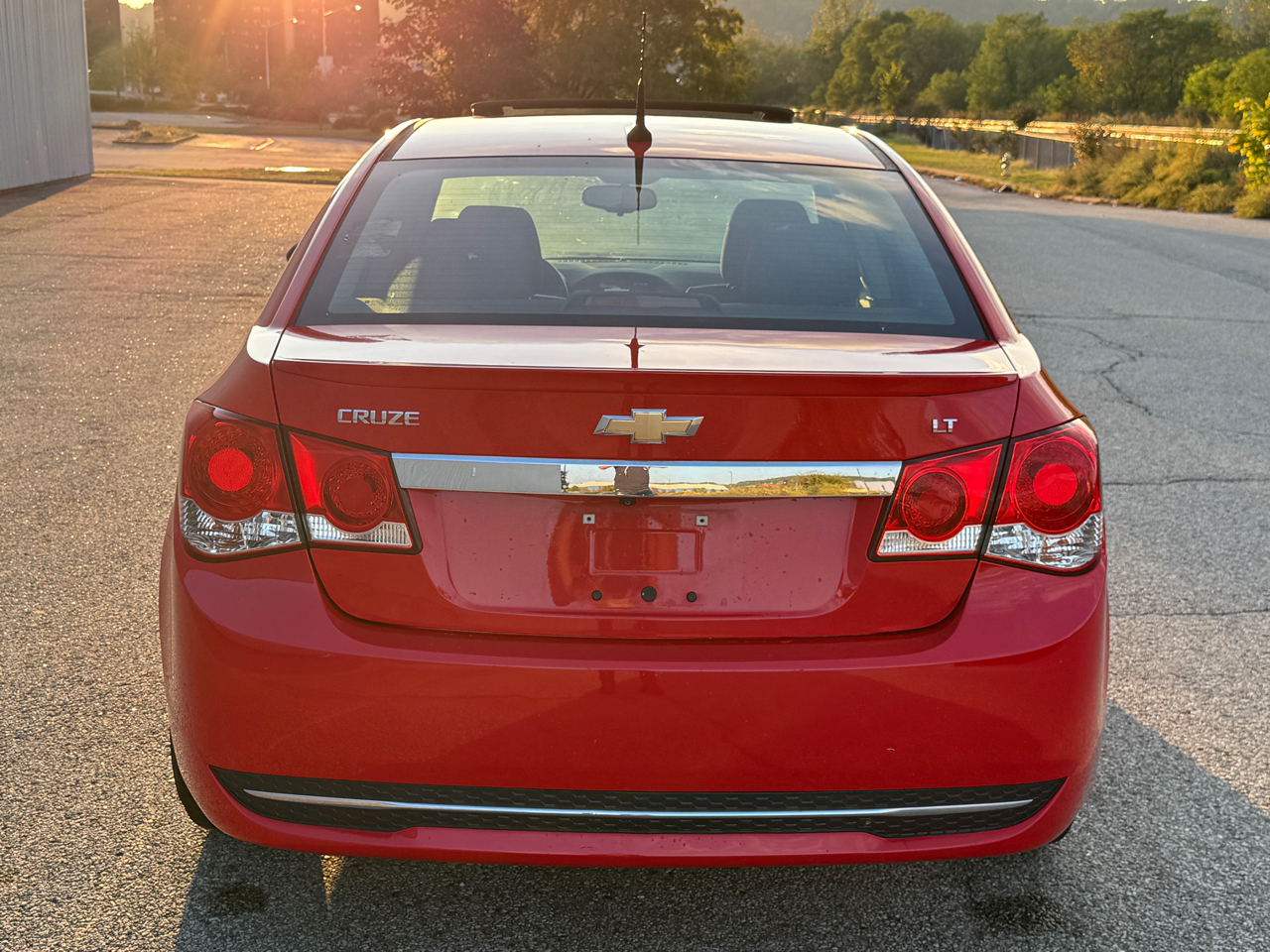 2014 Chevrolet Cruze photo 2