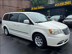 2011 Chrysler Town & Country 
