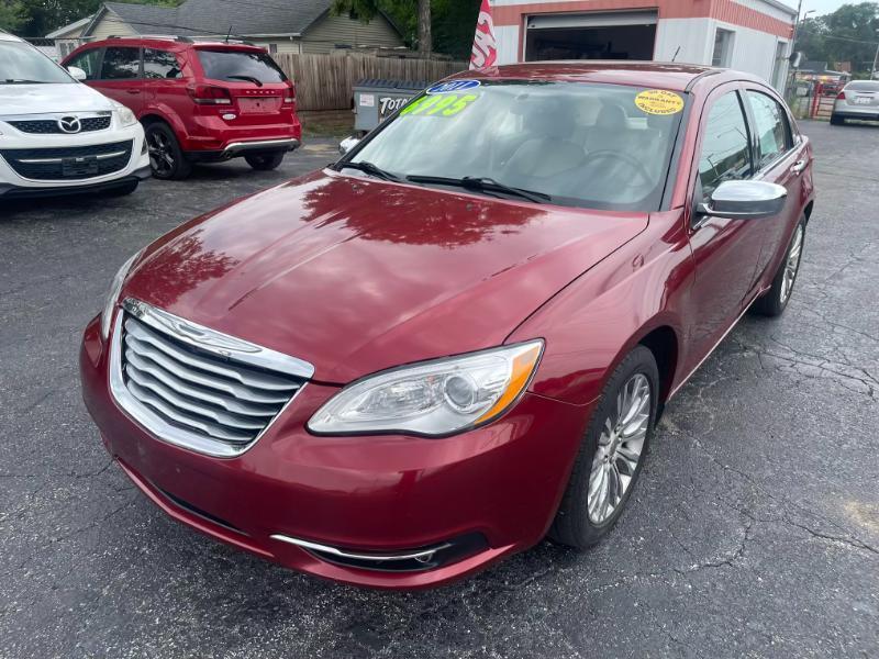 Chrysler 200  2011