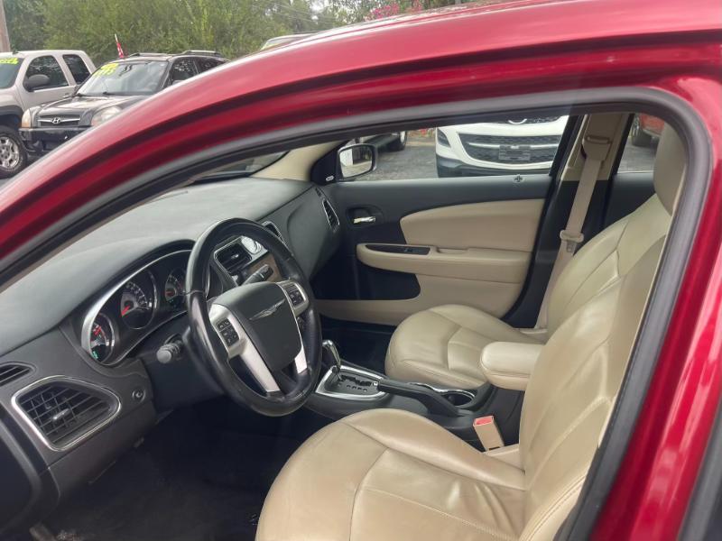 Chrysler 200  2011