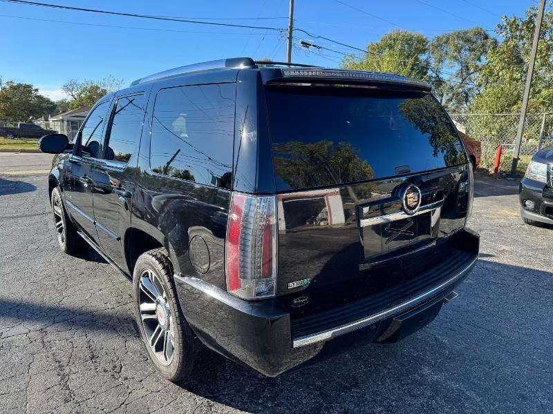 Cadillac Escalade  2012