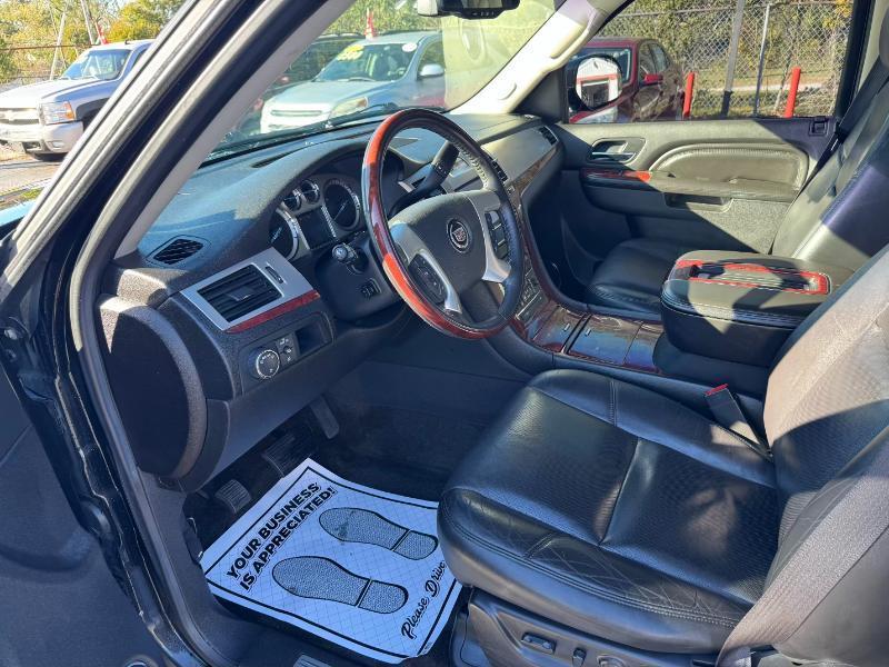 Cadillac Escalade  2012