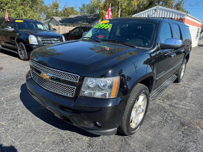 Chevrolet Suburban  2014