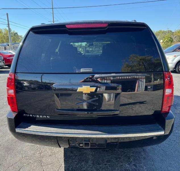 Chevrolet Suburban  2014