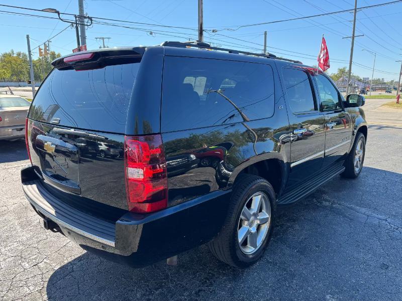 Chevrolet Suburban  2014
