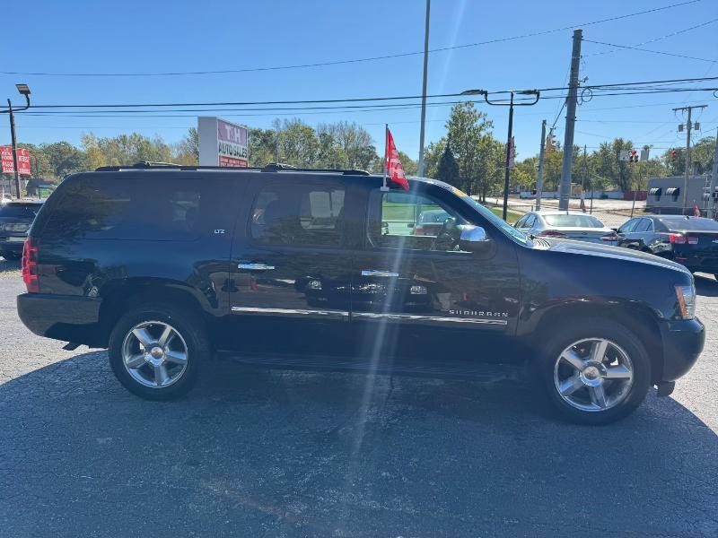 Chevrolet Suburban  2014