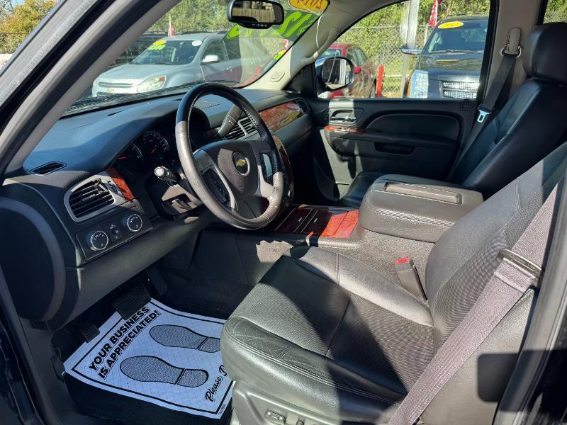 Chevrolet Suburban  2014