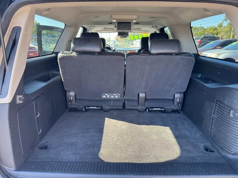 Chevrolet Suburban  2014