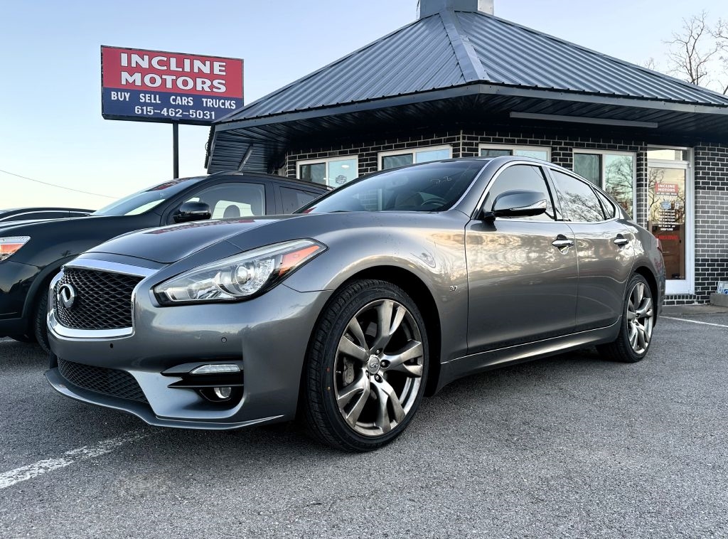 2016 Infiniti Q70 3.7