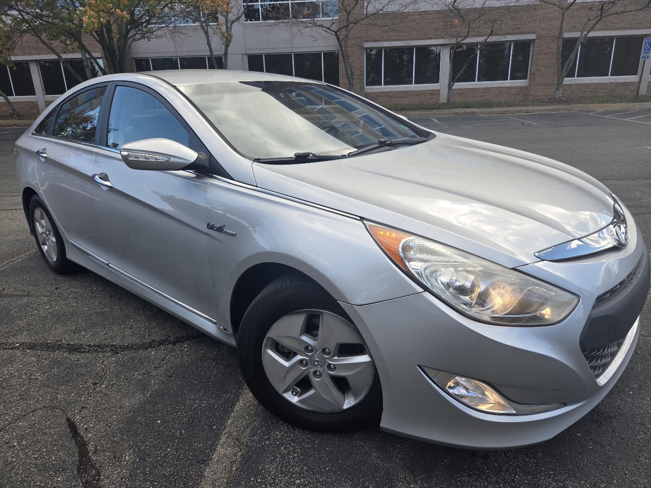 2011 Hyundai Sonata Hybrid Sedan