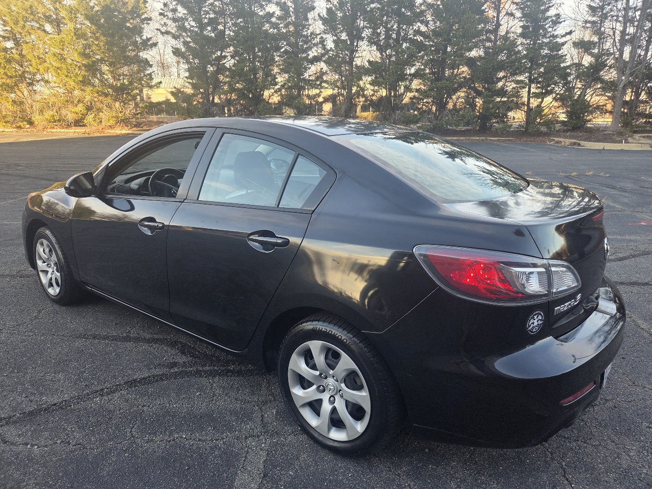Mazda MAZDA3 i SV AT 4-Door 2013