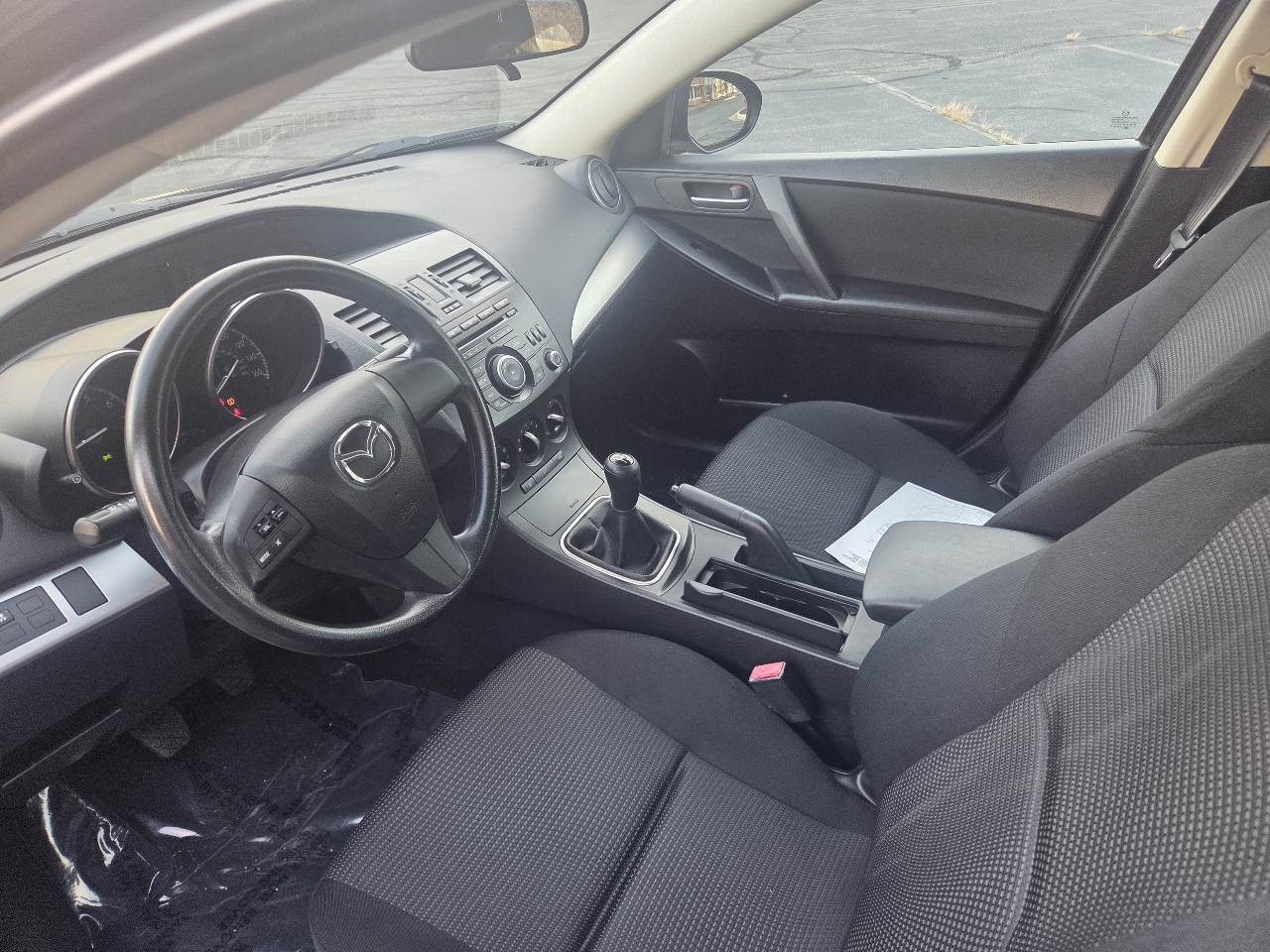 Mazda MAZDA3 i SV AT 4-Door 2013