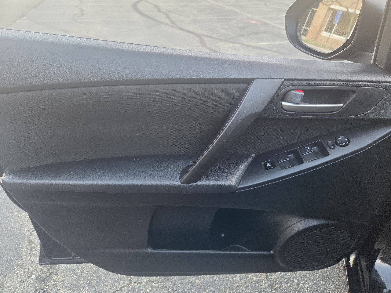 Mazda MAZDA3 i SV AT 4-Door 2013