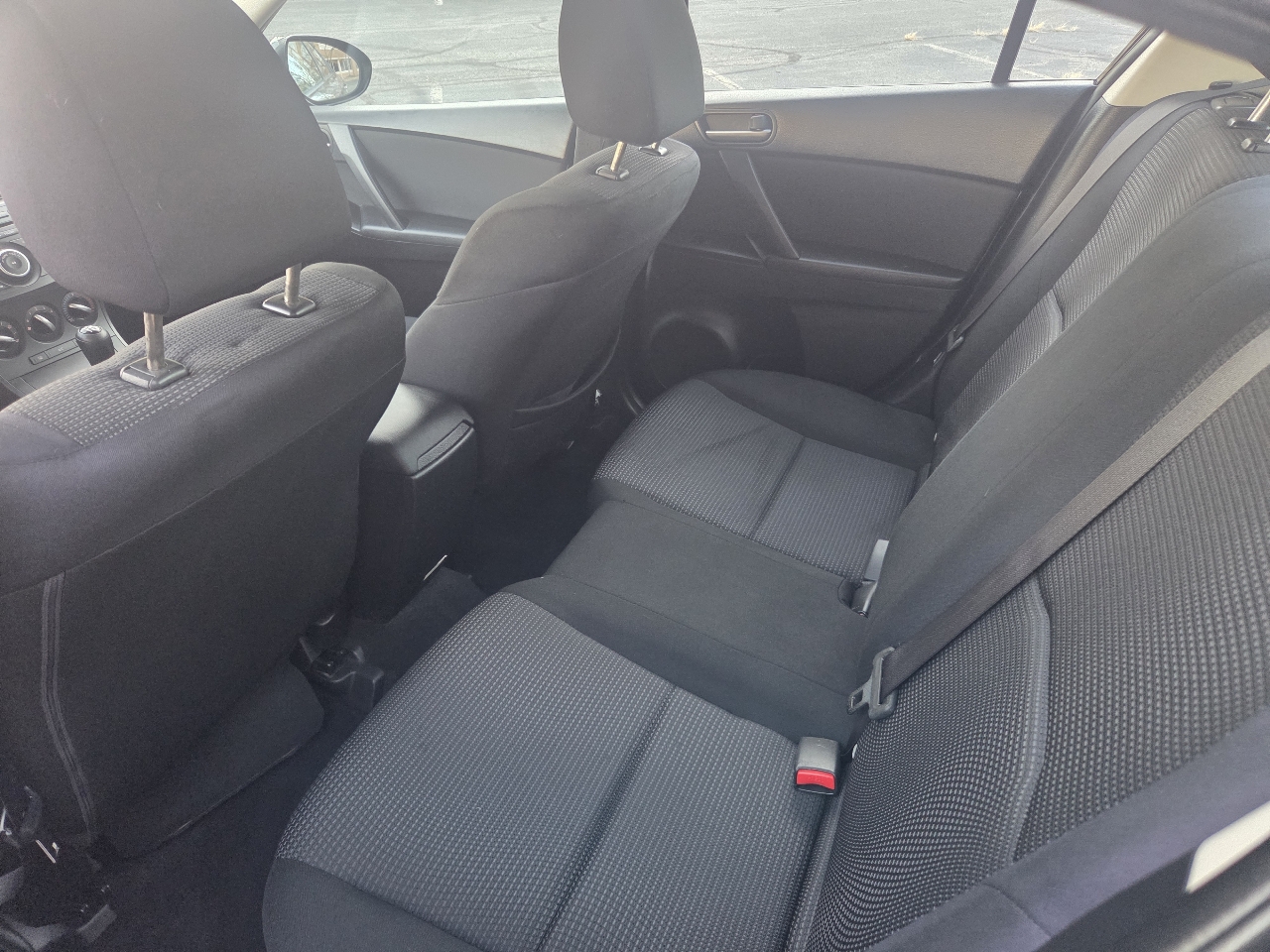 Mazda MAZDA3 i SV AT 4-Door 2013