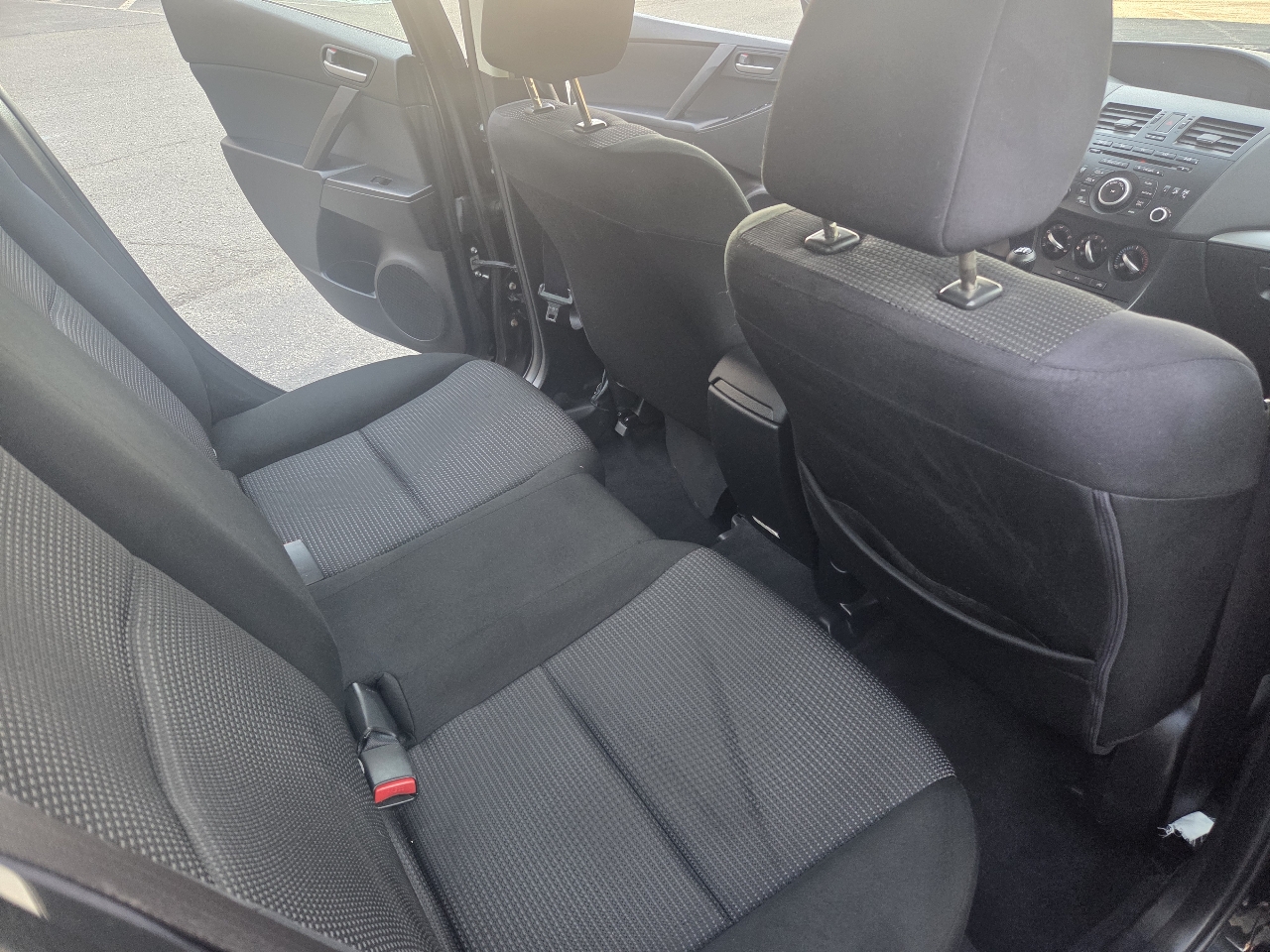 Mazda MAZDA3 i SV AT 4-Door 2013