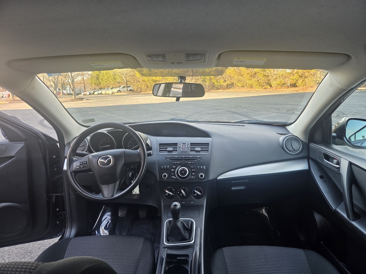 Mazda MAZDA3 i SV AT 4-Door 2013