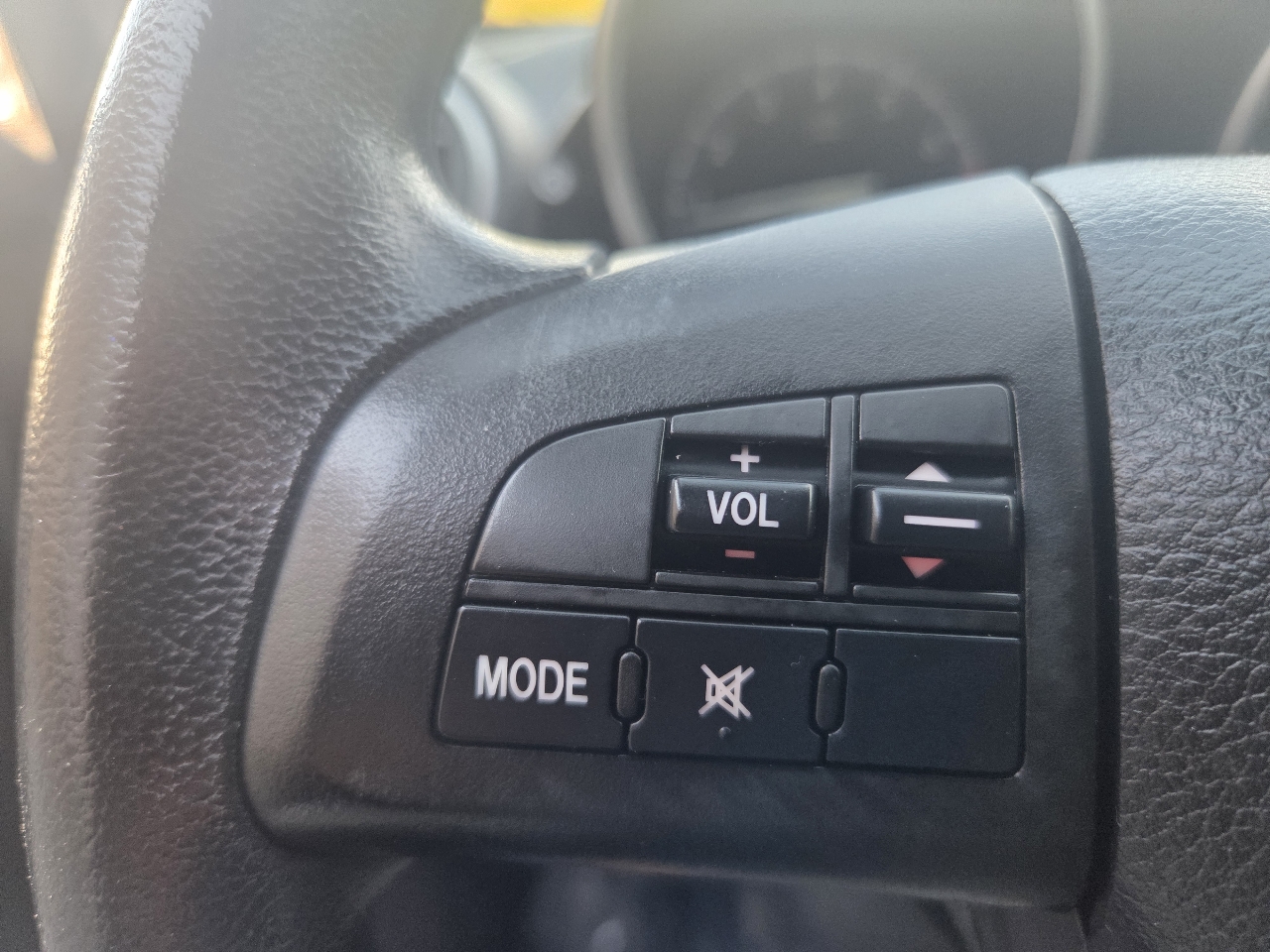 Mazda MAZDA3 i SV AT 4-Door 2013