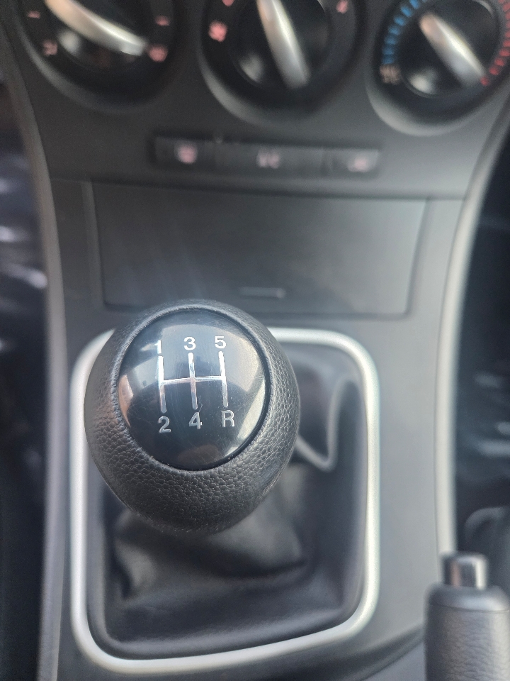 Mazda MAZDA3 i SV AT 4-Door 2013