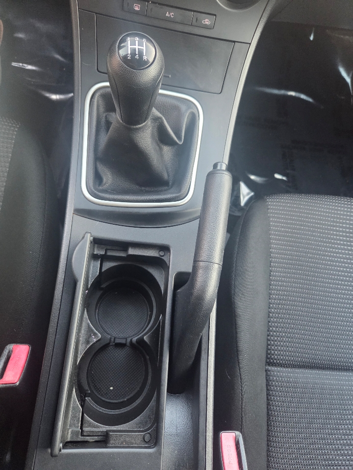 Mazda MAZDA3 i SV AT 4-Door 2013