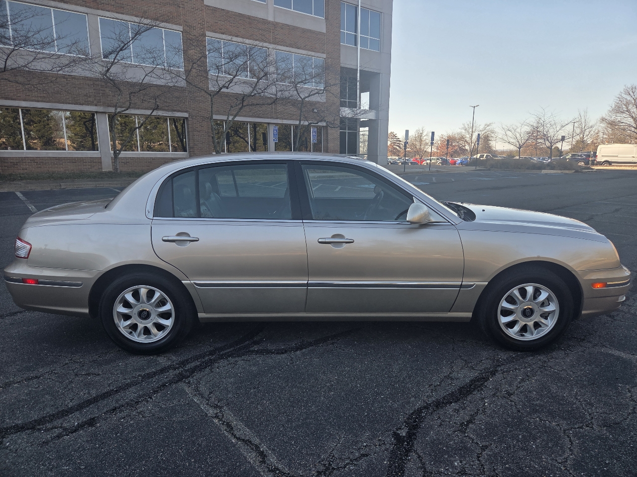 Kia Amanti Sedan 2004