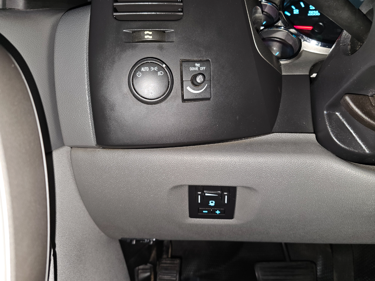 Chevrolet Silverado 3500HD Work Truck Long Box 4WD 2011