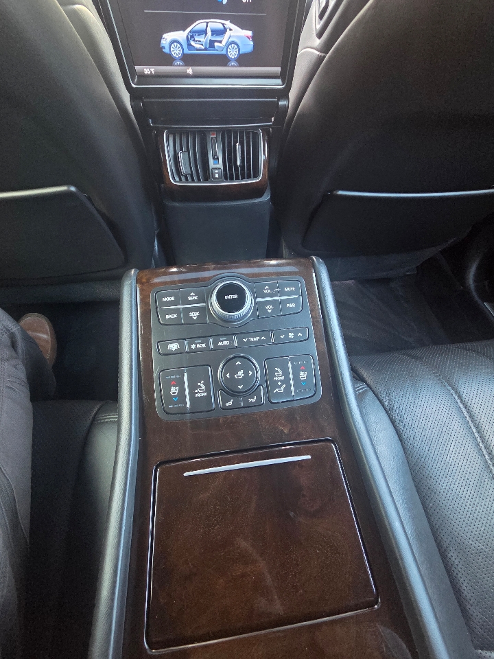 Hyundai Equus Ultimate 2013