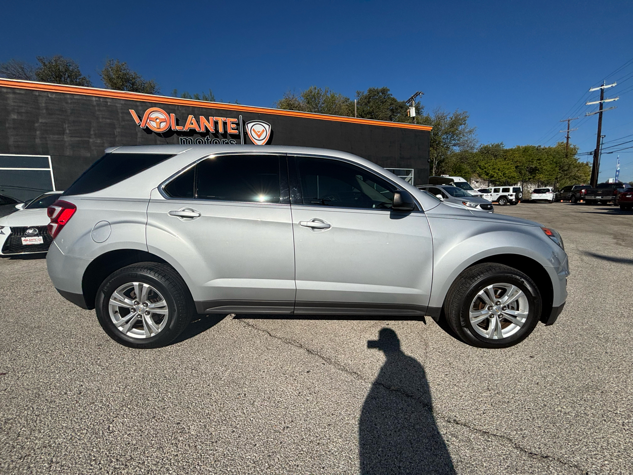 2016 Chevrolet Equinox LS photo 2