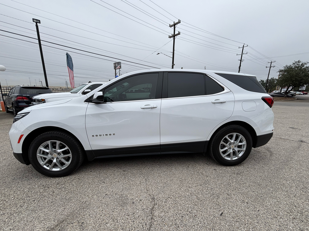 2024 Chevrolet Equinox LT photo 3