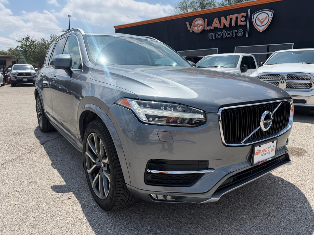 2019 Volvo XC90 T6 AWD Momentum