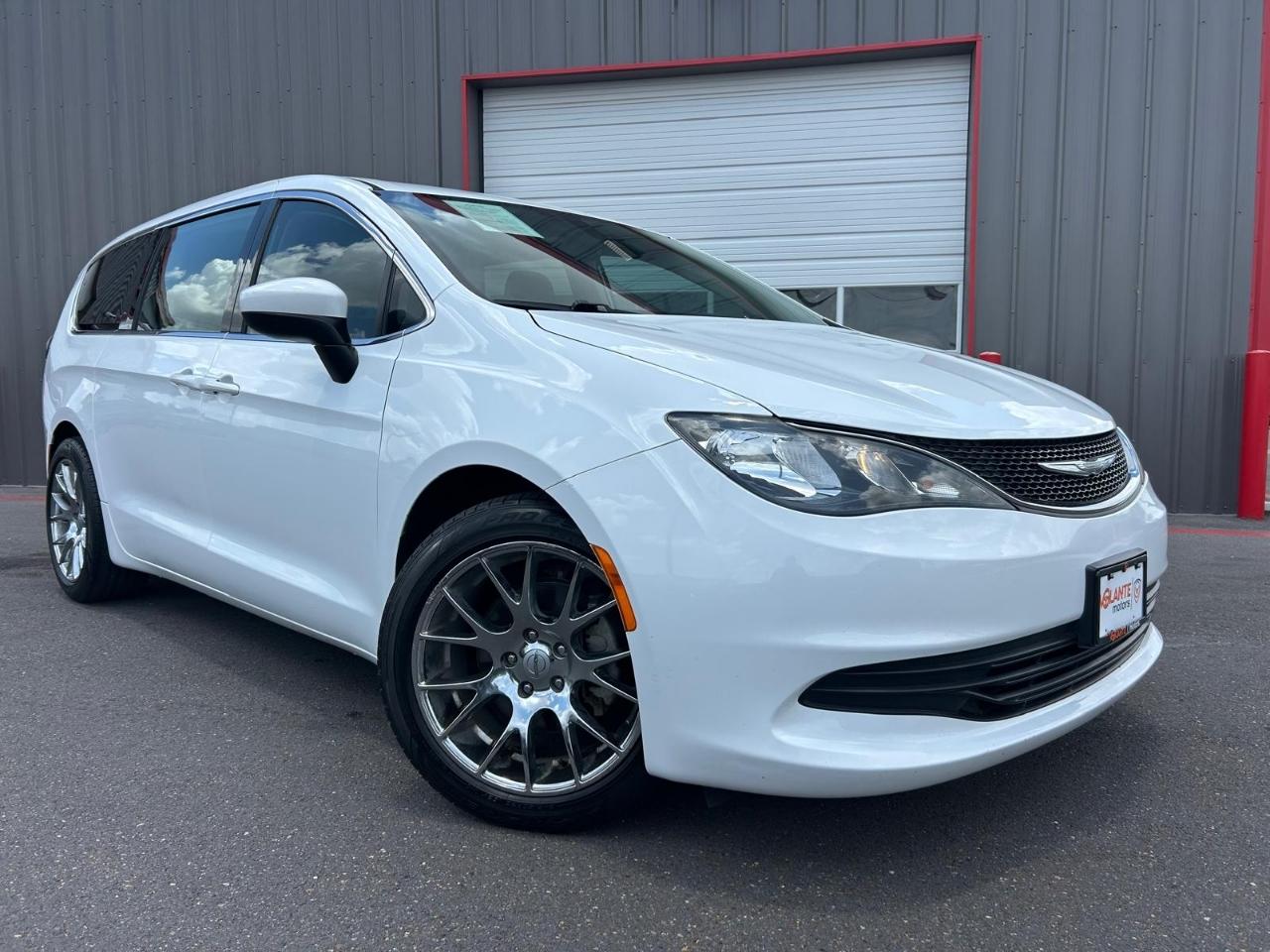 2017 Chrysler Pacifica LX FWD