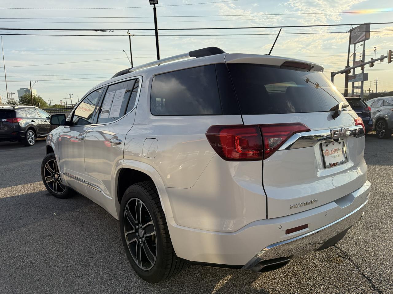 GMC Acadia photo 5