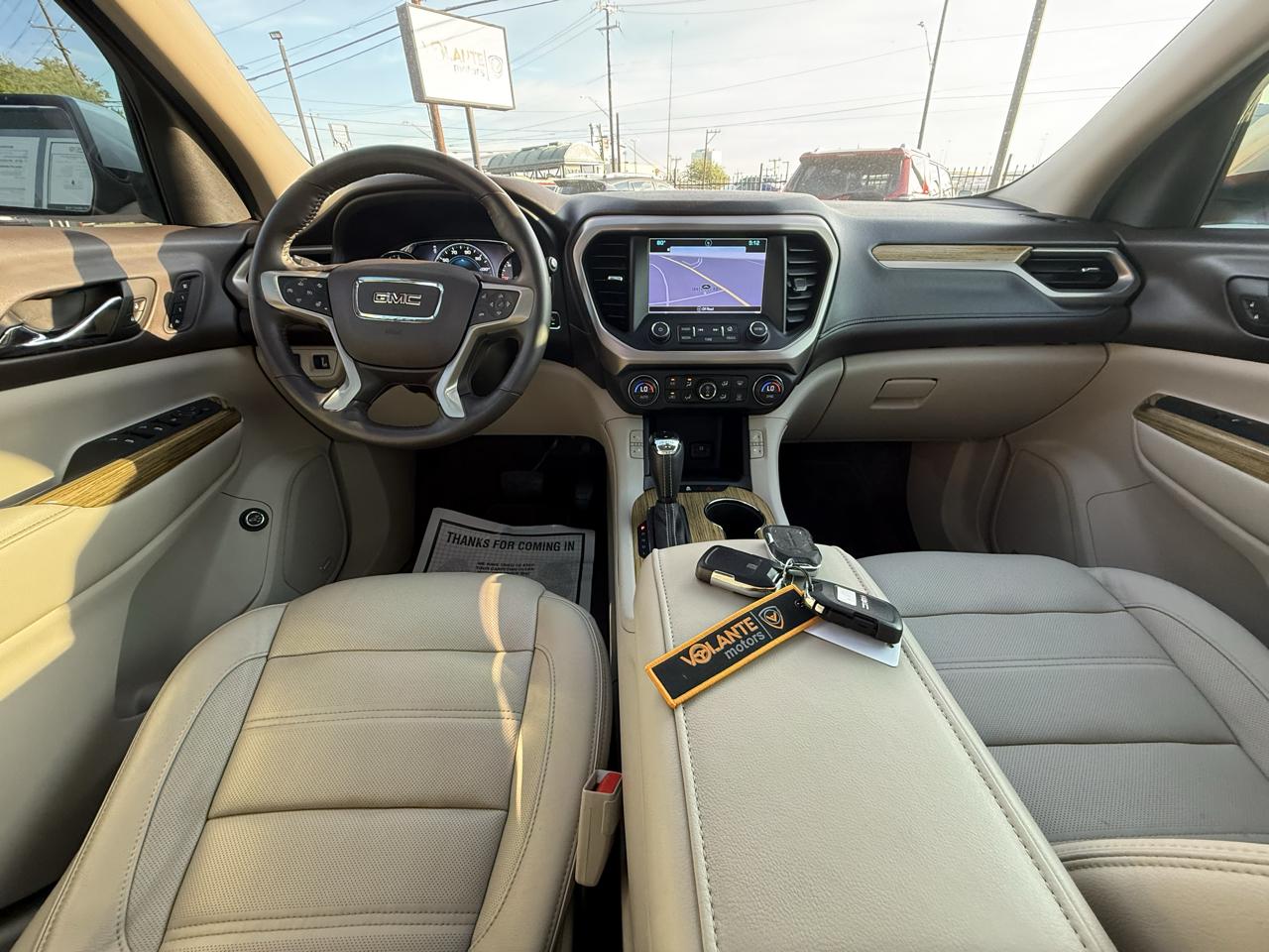 GMC Acadia photo 14