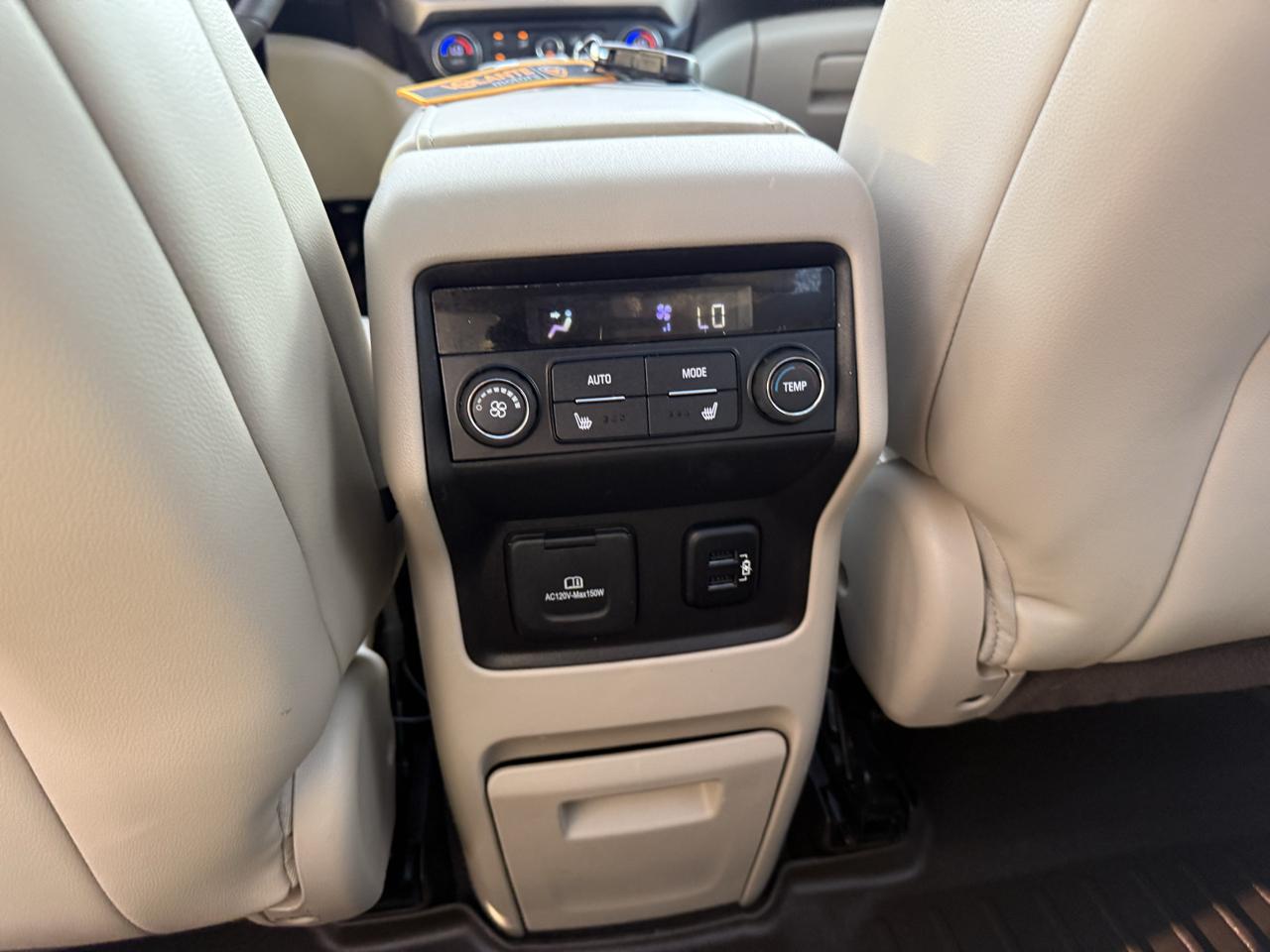 GMC Acadia photo 18