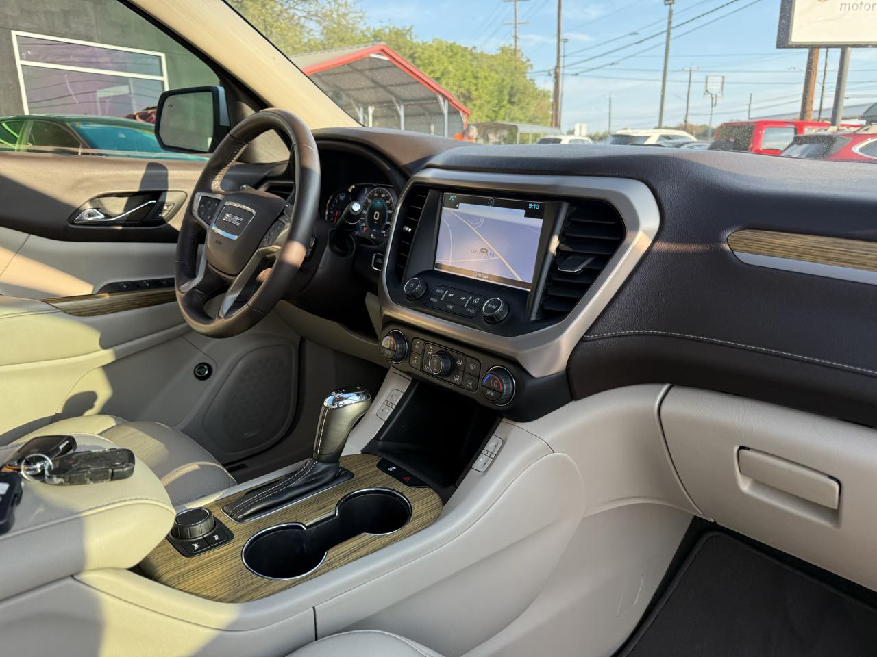 GMC Acadia photo 21