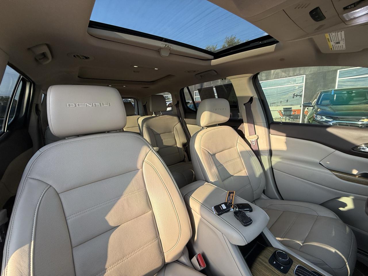 GMC Acadia photo 22