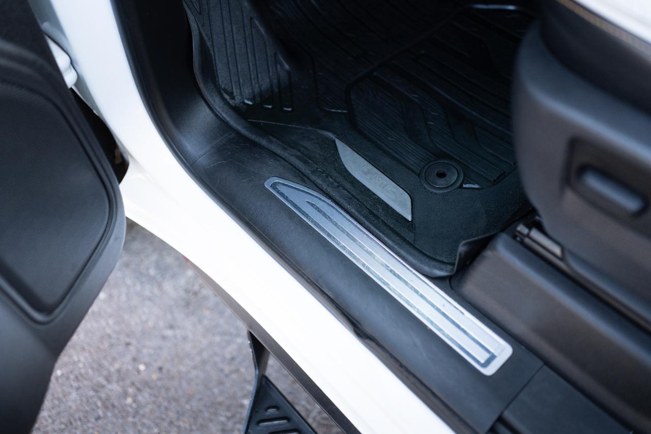 GMC Sierra photo 13