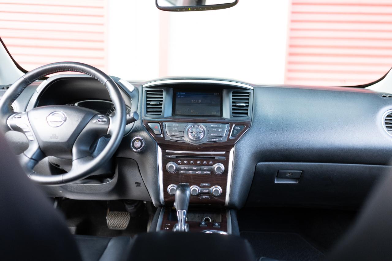 Nissan Pathfinder photo 8