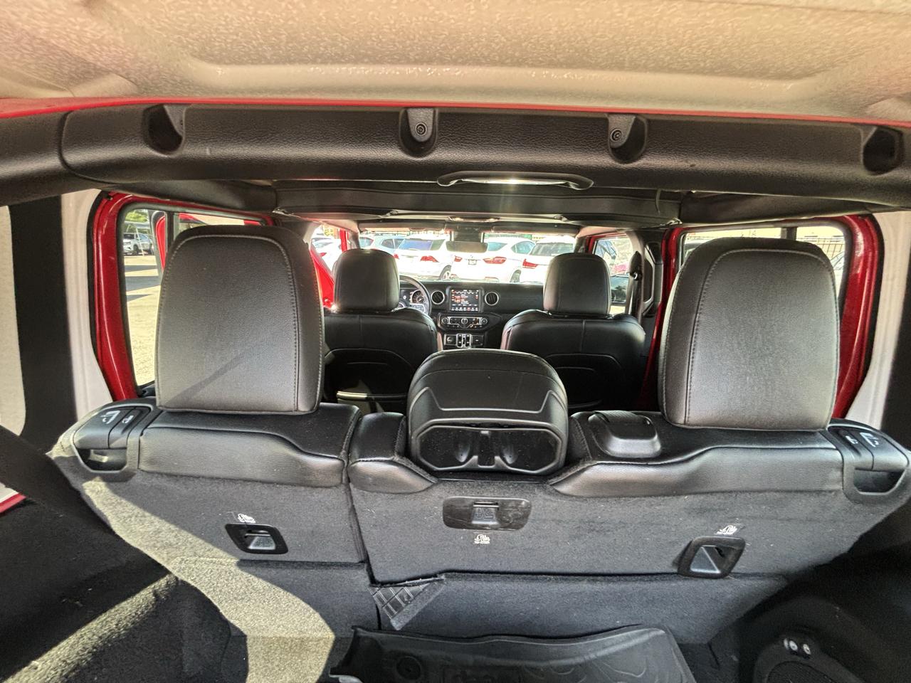 Jeep Wrangler photo 10